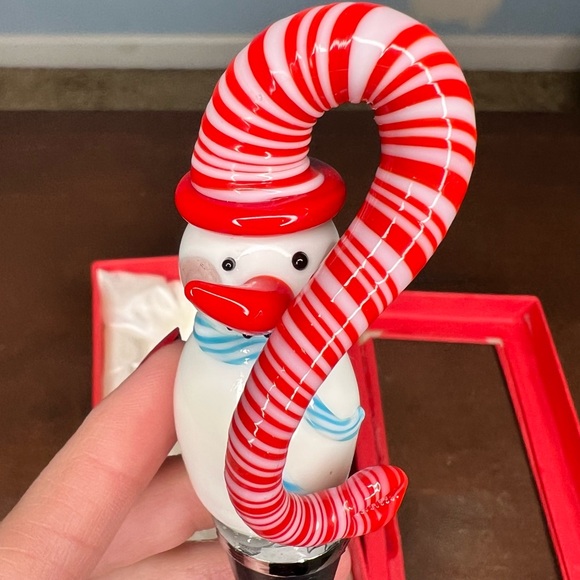 LSArts Jolly Winter Snowman Candy Cane Glass Art Wine Bottle Stopper Red/White - Picture 4 of 6